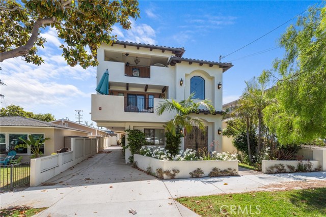 202 Irena Avenue, Redondo Beach, California 90277, 4 Bedrooms Bedrooms, ,3 BathroomsBathrooms,Residential,Sold,Irena,OC18171138