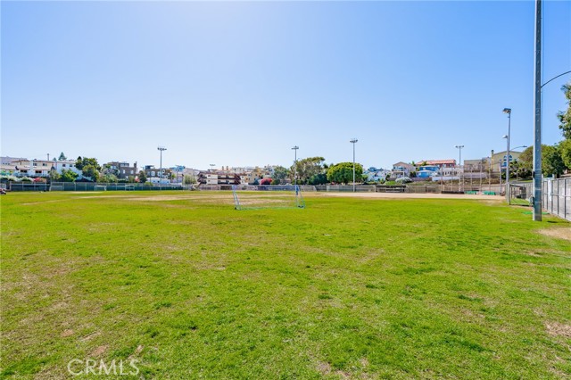 546 11th Street, Hermosa Beach, California 90254, 2 Bedrooms Bedrooms, ,2 BathroomsBathrooms,Residential,Sold,11th,SB21024261