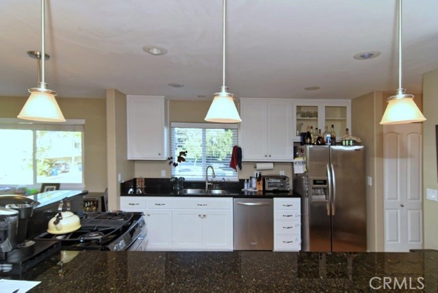 546 11th Street, Hermosa Beach, California 90254, 2 Bedrooms Bedrooms, ,3 BathroomsBathrooms,Residential,Sold,11th,SB18018596