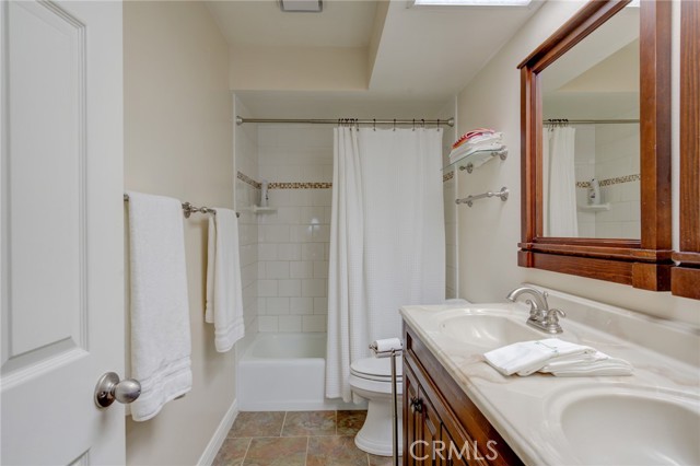 1607 Blossom Lane, Redondo Beach, California 90278, 3 Bedrooms Bedrooms, ,2 BathroomsBathrooms,Residential,Sold,Blossom,SB21041581