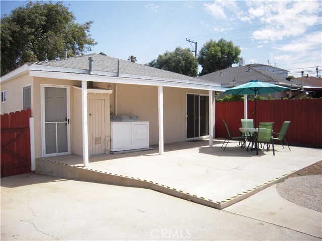 1062 Avenue C, Redondo Beach, California 90277, 2 Bedrooms Bedrooms, ,1 BathroomBathrooms,Residential,Sold,Avenue C,SB20138580