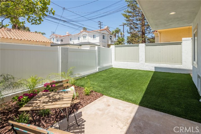 527 Maria Avenue, Redondo Beach, California 90277, 3 Bedrooms Bedrooms, ,2 BathroomsBathrooms,Residential,Sold,Maria,TR17109410