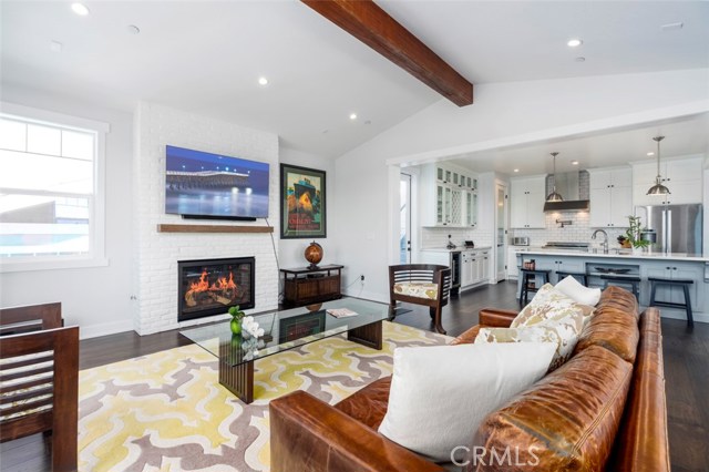 216 Prospect Avenue, Redondo Beach, California 90277, 4 Bedrooms Bedrooms, ,4 BathroomsBathrooms,Residential,Sold,Prospect,SB20103008