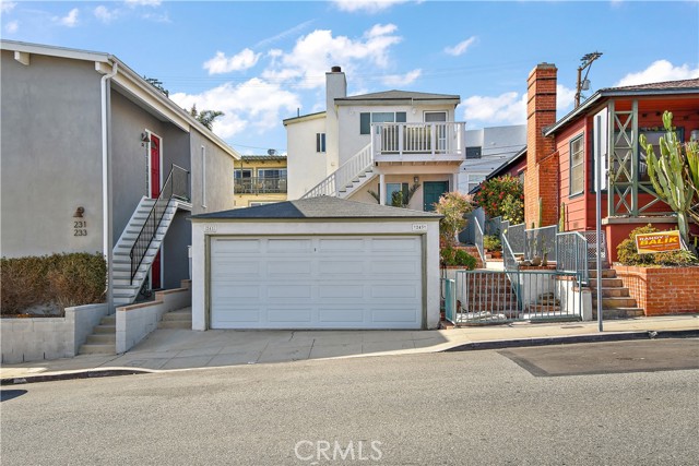 241 Longfellow Avenue, Hermosa Beach, California 90254, ,Residential Income,Sold,Longfellow,SB21144289