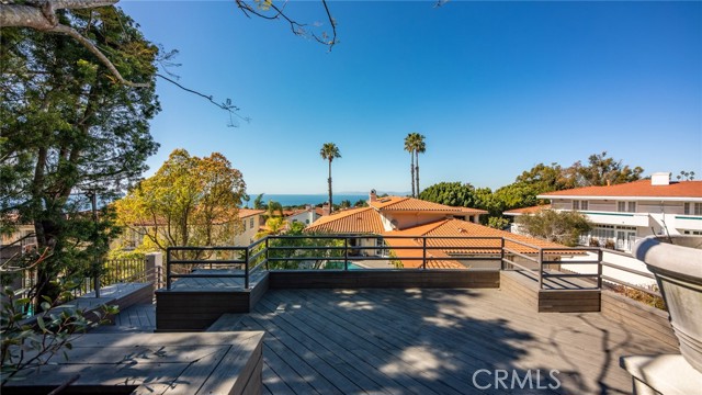 1420 Via Fernandez, Palos Verdes Estates, California 90274, 6 Bedrooms Bedrooms, ,5 BathroomsBathrooms,Residential,Sold,Via Fernandez,PV21044064