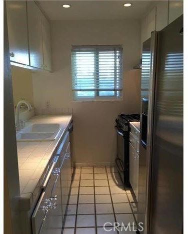 720 Meyer Lane, Redondo Beach, California 90278, 2 Bedrooms Bedrooms, ,2 BathroomsBathrooms,Residential,Sold,Meyer,PV18231798