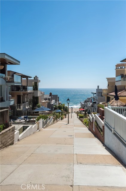 232 17th Street, Manhattan Beach, California 90266, 4 Bedrooms Bedrooms, ,1 BathroomBathrooms,Residential,Sold,17th,SB20151551