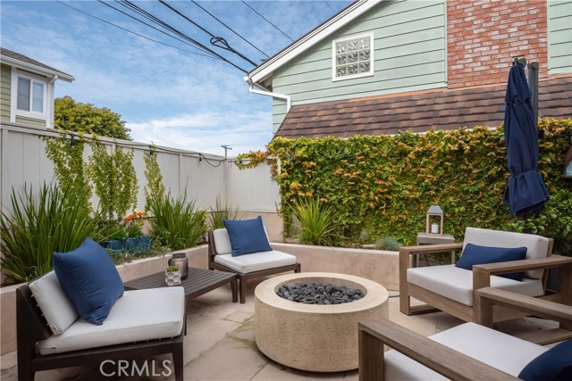 539 23rd Street, Manhattan Beach, California 90266, 5 Bedrooms Bedrooms, ,2 BathroomsBathrooms,Residential,Sold,23rd,SB21059502