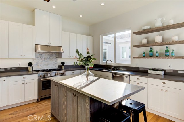 124 Guadalupe Avenue, Redondo Beach, California 90277, 3 Bedrooms Bedrooms, ,2 BathroomsBathrooms,Residential,Sold,Guadalupe,SB19041169