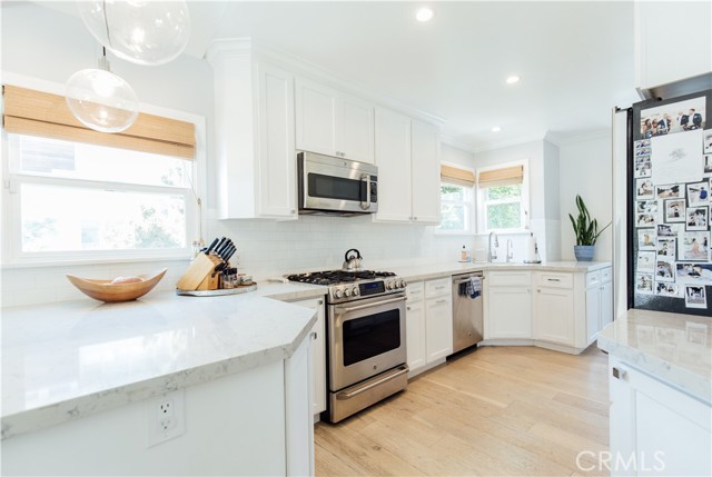 2801 Valley Drive, Manhattan Beach, California 90266, 2 Bedrooms Bedrooms, ,1 BathroomBathrooms,Residential,Sold,Valley,SB21130648