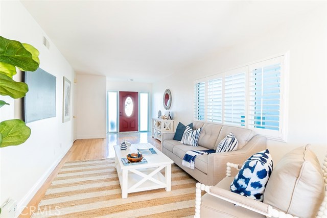 1600 Spreckels Lane, Redondo Beach, California 90278, 3 Bedrooms Bedrooms, ,2 BathroomsBathrooms,Residential,Sold,Spreckels,SB19058149