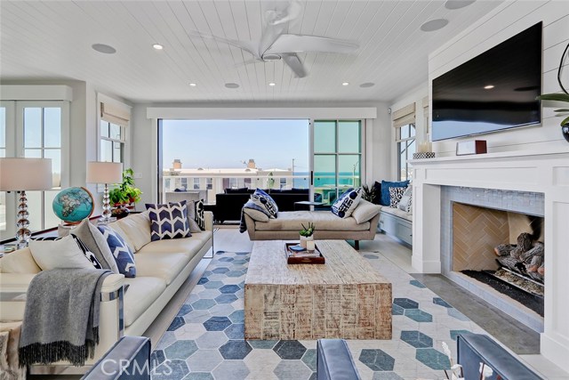 304 3rd Street, Manhattan Beach, California 90266, 4 Bedrooms Bedrooms, ,3 BathroomsBathrooms,Residential,Sold,3rd,SB19234721