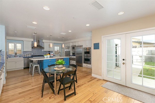 825 Anita Street, Redondo Beach, California 90278, 4 Bedrooms Bedrooms, ,3 BathroomsBathrooms,Residential,Sold,Anita,SB19217059