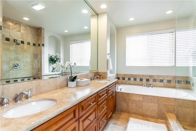 Beautifully appointed Master Bath