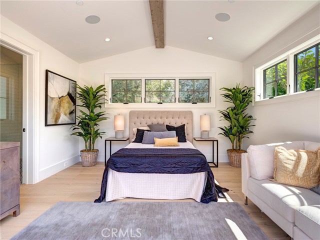 Private guest/in-law suite above the 3 car garage.  Whole home surround sound.