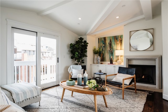 3213 Manhattan Avenue, Manhattan Beach, California 90266, 3 Bedrooms Bedrooms, ,3 BathroomsBathrooms,Residential,Sold,Manhattan,SB21049996