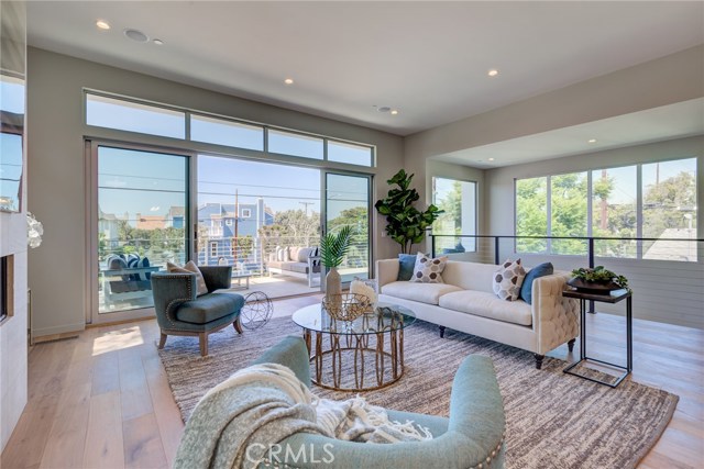 102 Prospect Avenue, Redondo Beach, California 90277, 3 Bedrooms Bedrooms, ,1 BathroomBathrooms,Residential,Sold,Prospect,SB19223229