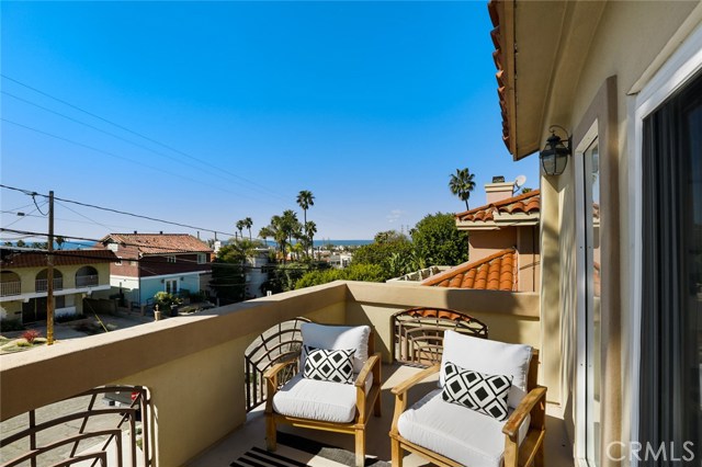 620 Juanita Avenue, Redondo Beach, California 90277, 3 Bedrooms Bedrooms, ,2 BathroomsBathrooms,Residential,Sold,Juanita,SB19033895