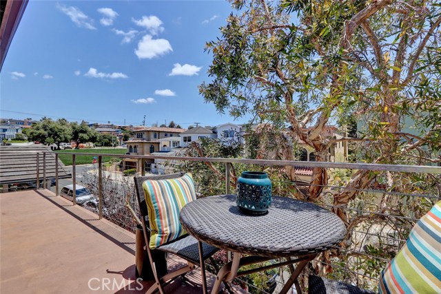 541 2nd Street, Manhattan Beach, California 90266, 3 Bedrooms Bedrooms, ,2 BathroomsBathrooms,Residential,Sold,2nd,SB18117364