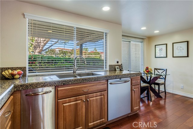24 Sycamore Lane, Rolling Hills Estates, California 90274, 2 Bedrooms Bedrooms, ,3 BathroomsBathrooms,Residential,Sold,Sycamore,PV19180483