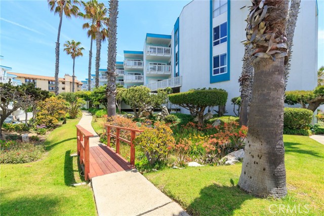 620 The Village, Redondo Beach, California 90277, 1 Bedroom Bedrooms, ,1 BathroomBathrooms,Residential,Sold,The Village,SB19050077