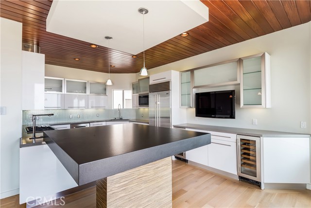 36 15th Street, Hermosa Beach, California 90254, 4 Bedrooms Bedrooms, ,2 BathroomsBathrooms,Residential,Sold,15th,SB18172756