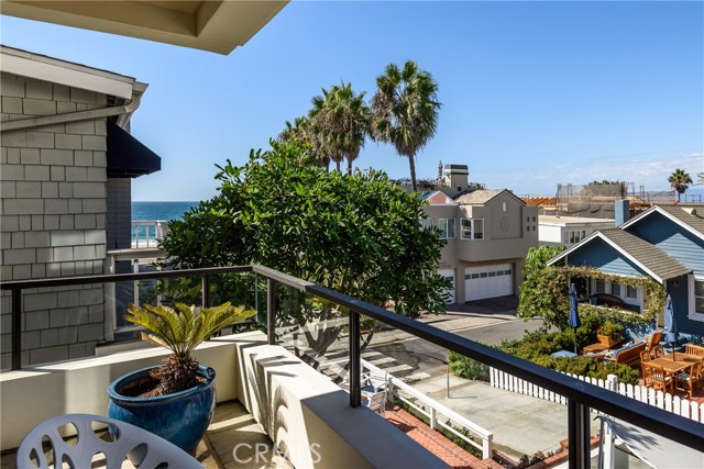 120 5th Street, Manhattan Beach, California 90266, 4 Bedrooms Bedrooms, ,4 BathroomsBathrooms,Residential,Sold,5th,SB19010545