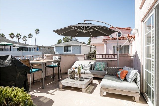 121 Helberta Avenue, Redondo Beach, California 90277, 3 Bedrooms Bedrooms, ,2 BathroomsBathrooms,Residential,Sold,Helberta,SB17233463