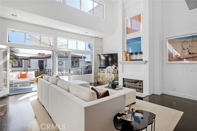 720 Manhattan Beach Boulevard, Manhattan Beach, California 90266, 2 Bedrooms Bedrooms, ,2 BathroomsBathrooms,Residential,Sold,Manhattan Beach,SB20242786