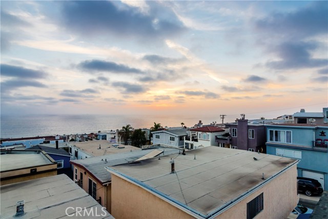 313 20th Place, Manhattan Beach, California 90266, 3 Bedrooms Bedrooms, ,2 BathroomsBathrooms,Residential,Sold,20th,SB18203562