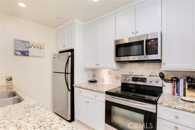 650 The Vlg, Redondo Beach, California 90277, 1 Bedroom Bedrooms, ,1 BathroomBathrooms,Residential,Sold,The Vlg,SB18021367