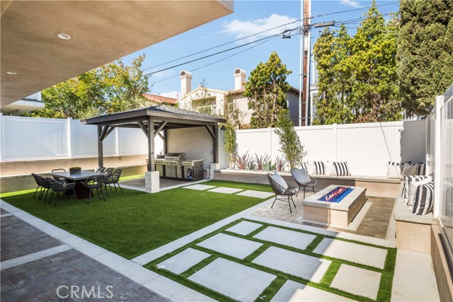 3208 Pacific Avenue, Manhattan Beach, California 90266, 4 Bedrooms Bedrooms, ,3 BathroomsBathrooms,Residential,Sold,Pacific,SB18253050