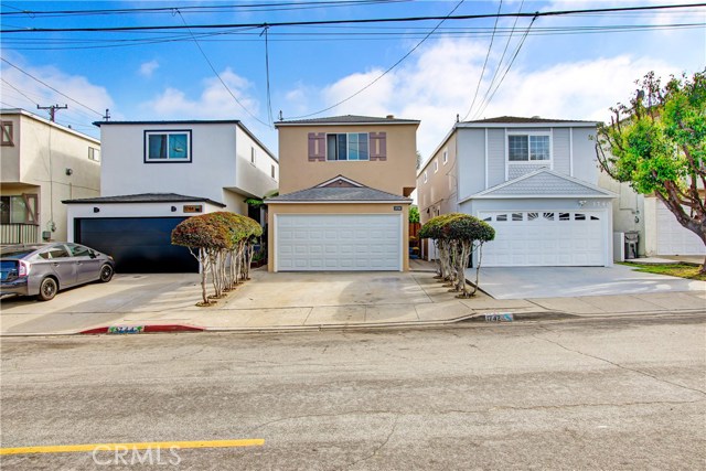 short walk to  Renown Jefferson Elementary School!!