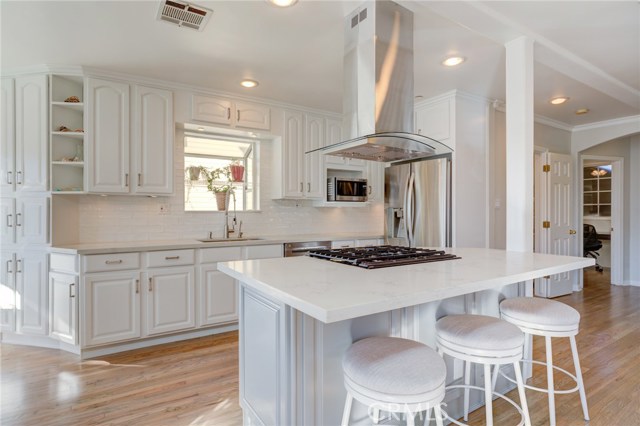 1019 Avenue B, Redondo Beach, California 90277, 4 Bedrooms Bedrooms, ,2 BathroomsBathrooms,Residential,Sold,Avenue B,PV20263391
