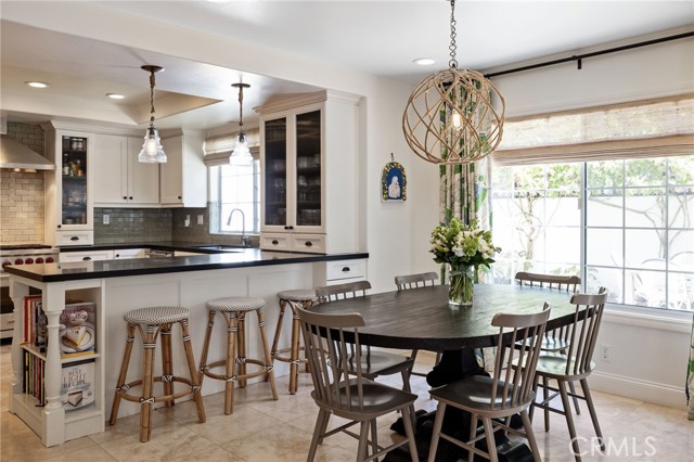 2200 Elm Avenue, Manhattan Beach, California 90266, 4 Bedrooms Bedrooms, ,3 BathroomsBathrooms,Residential,Sold,Elm,SB21076957