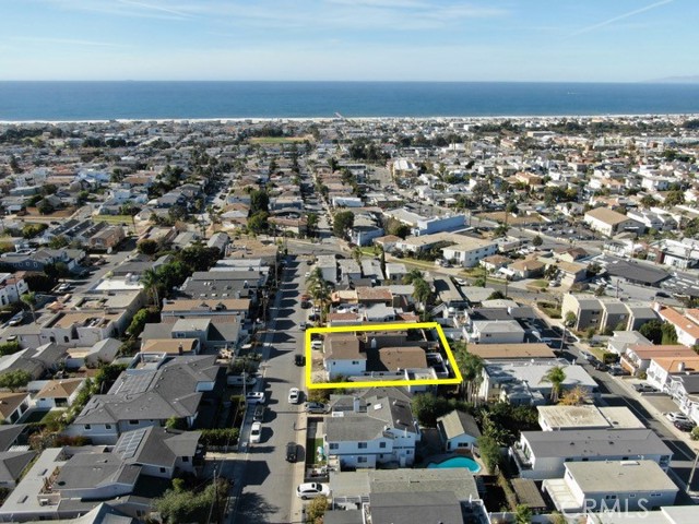 1207 10th Street, Hermosa Beach, California 90254, 4 Bedrooms Bedrooms, ,3 BathroomsBathrooms,Residential,Sold,10th,SB21038861