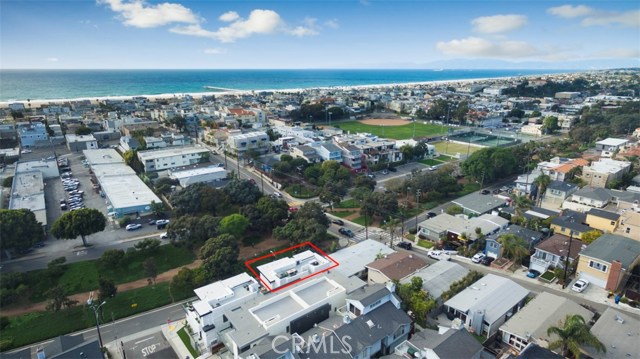 712 Ardmore Avenue, Hermosa Beach, California 90254, 4 Bedrooms Bedrooms, ,1 BathroomBathrooms,Residential,Sold,Ardmore,SB17264257