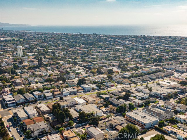 1427 12th Street, Manhattan Beach, California 90266, 2 Bedrooms Bedrooms, ,3 BathroomsBathrooms,Residential,Sold,12th,SB21102526