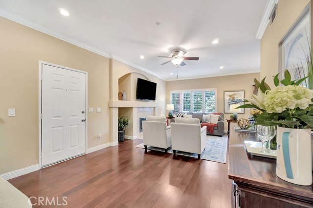 Bright and Light perfect for Gatherings or Relaxing by the Fireplace. Bright and Light perfect for Gatherings or Relaxing by the Fireplace.