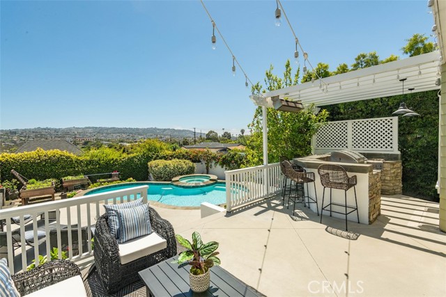 1038 Avenue D, Redondo Beach, California 90277, 5 Bedrooms Bedrooms, ,4 BathroomsBathrooms,Residential,Sold,Avenue D,PV21115047