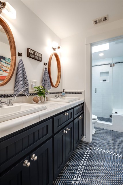 524 4th Street, Manhattan Beach, California 90266, 4 Bedrooms Bedrooms, ,2 BathroomsBathrooms,Residential,Sold,4th,SB21061545