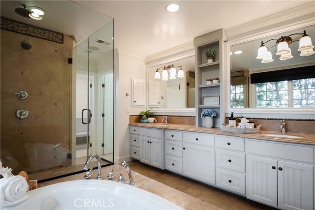 653 36th Street, Manhattan Beach, California 90266, 5 Bedrooms Bedrooms, ,5 BathroomsBathrooms,Residential,Sold,36th,SB21097306