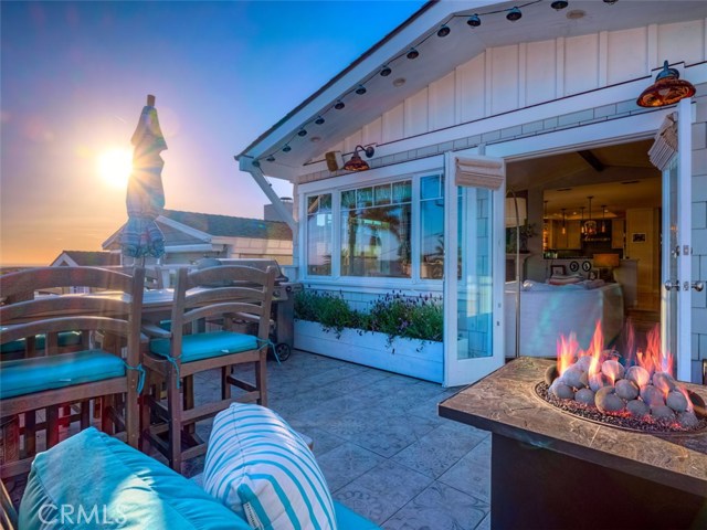 663 Longfellow Avenue, Hermosa Beach, California 90254, 3 Bedrooms Bedrooms, ,2 BathroomsBathrooms,Residential,Sold,Longfellow,SB19130775