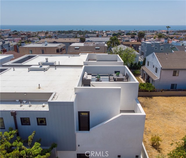 961 5th Street, Hermosa Beach, California 90254, 4 Bedrooms Bedrooms, ,1 BathroomBathrooms,Residential,Sold,5th,SB21065878