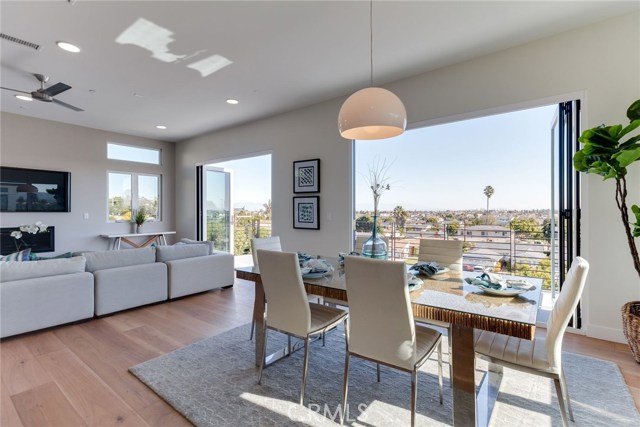 130 Prospect Avenue, Redondo Beach, California 90277, 4 Bedrooms Bedrooms, ,2 BathroomsBathrooms,Residential,Sold,Prospect,SB20026517