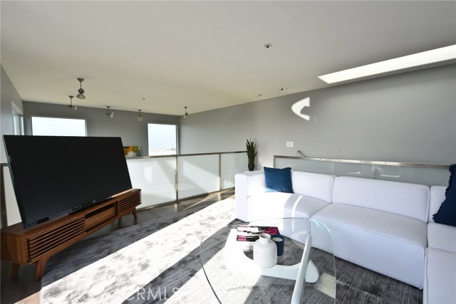 708 Manhattan Beach Blvd., Manhattan Beach, California 90266, 2 Bedrooms Bedrooms, ,2 BathroomsBathrooms,Residential,Sold,Manhattan Beach Blvd.,SB18012661