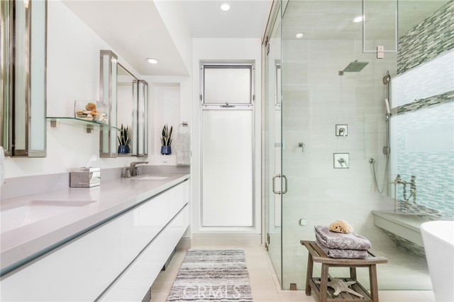 429 Marine Place, Manhattan Beach, California 90266, 4 Bedrooms Bedrooms, ,2 BathroomsBathrooms,Residential,Sold,Marine Place,SB21015394