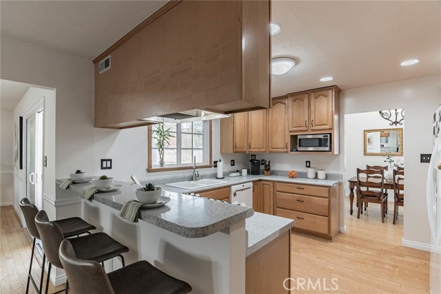 505 Faye Lane, Redondo Beach, California 90277, 4 Bedrooms Bedrooms, ,2 BathroomsBathrooms,Residential,Sold,Faye,SB21095794