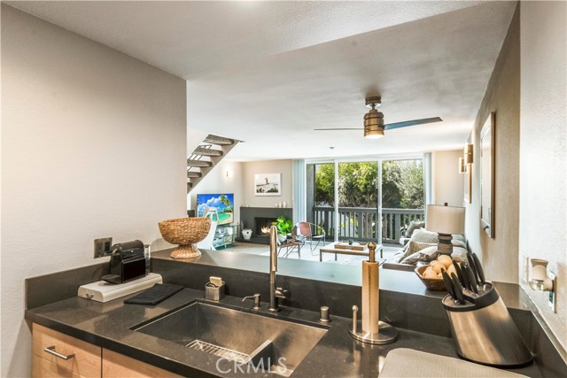 685 The Village, Redondo Beach, California 90277, 2 Bedrooms Bedrooms, ,1 BathroomBathrooms,Residential,Sold,The Village,SB20233726