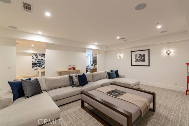 Theatre room with high-end speakers and surround sound